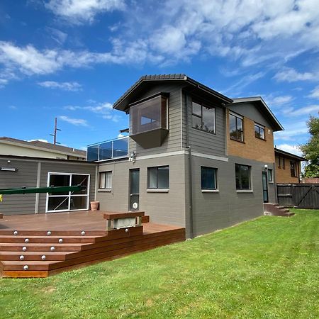 Spacious Retreat With Mountain View Rotorua Exteriör bild