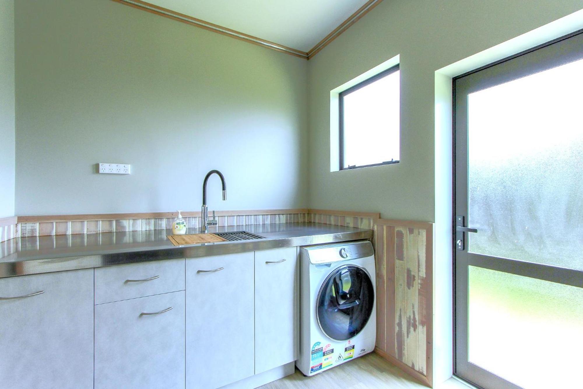 Spacious Retreat With Mountain View Rotorua Exteriör bild