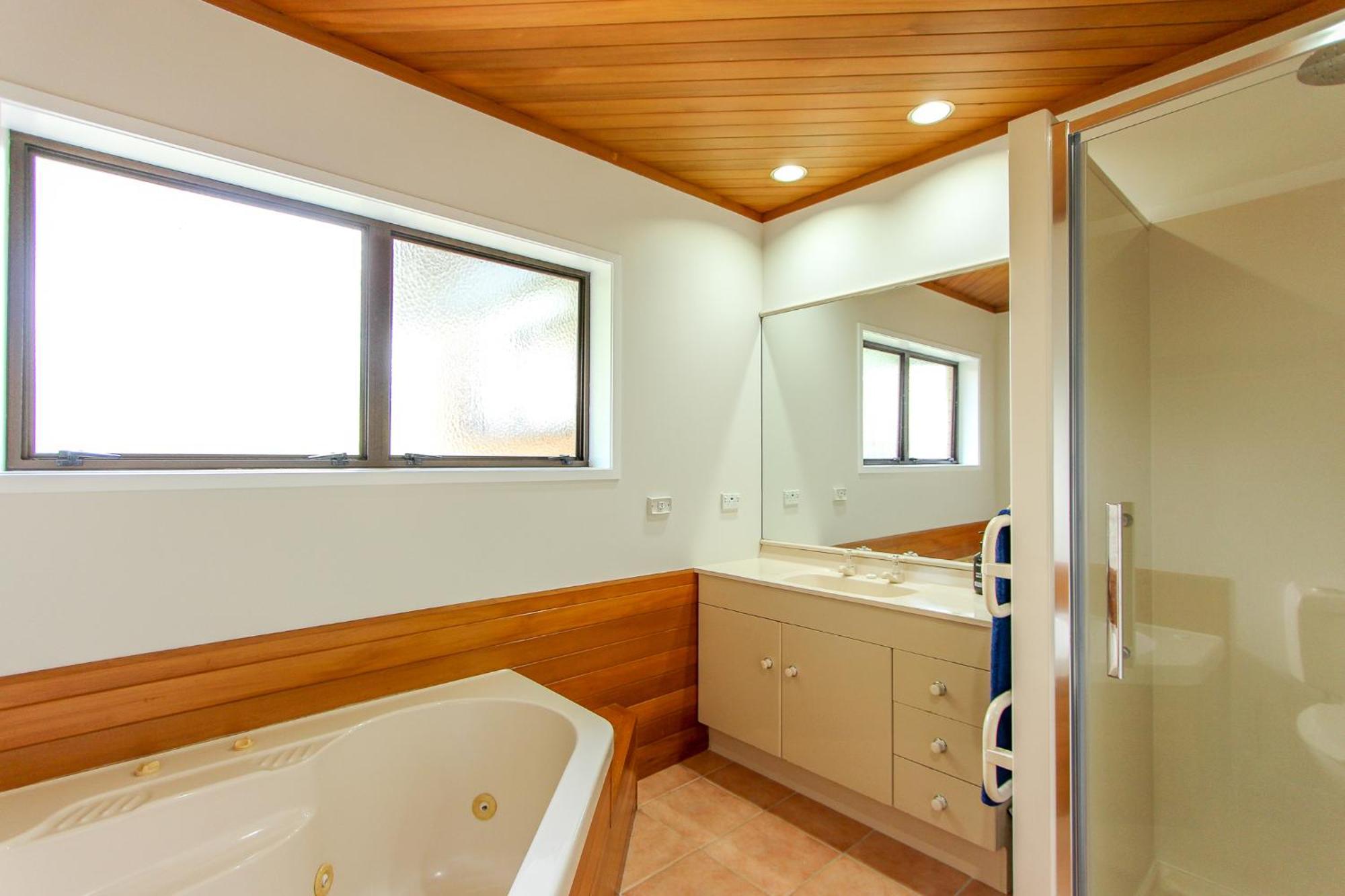 Spacious Retreat With Mountain View Rotorua Exteriör bild