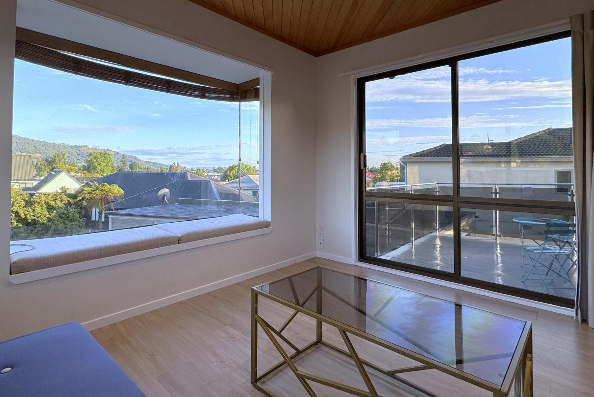 Spacious Retreat With Mountain View Rotorua Exteriör bild